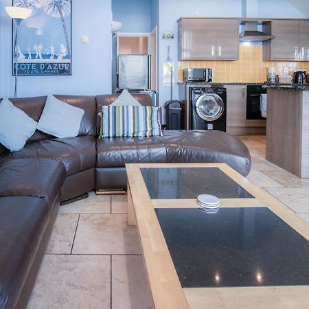 Ewyn Y Don - 2 Bedroom Apartment - Pendine Luaran gambar