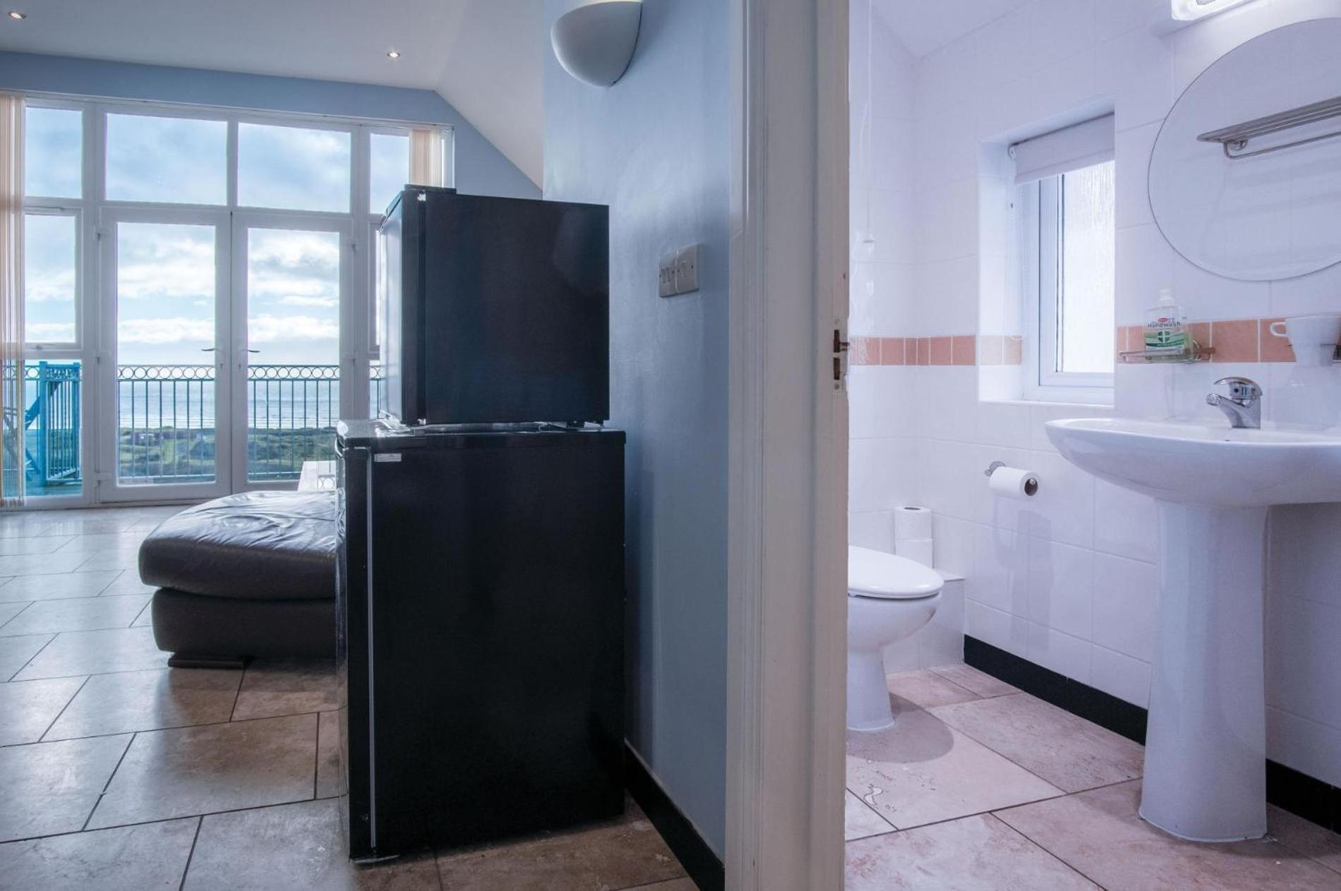 Ewyn Y Don - 2 Bedroom Apartment - Pendine Luaran gambar