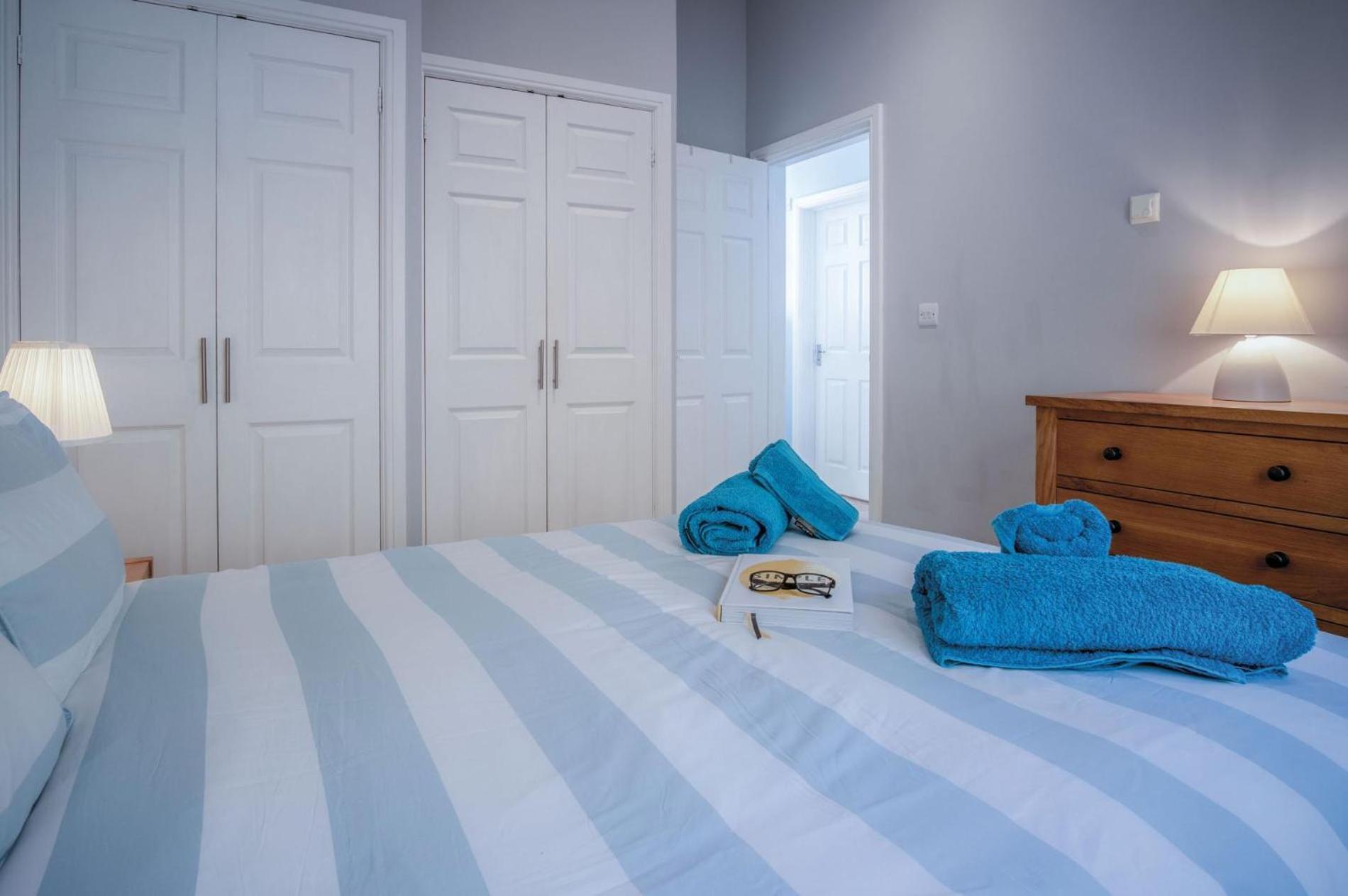 Ewyn Y Don - 2 Bedroom Apartment - Pendine Luaran gambar