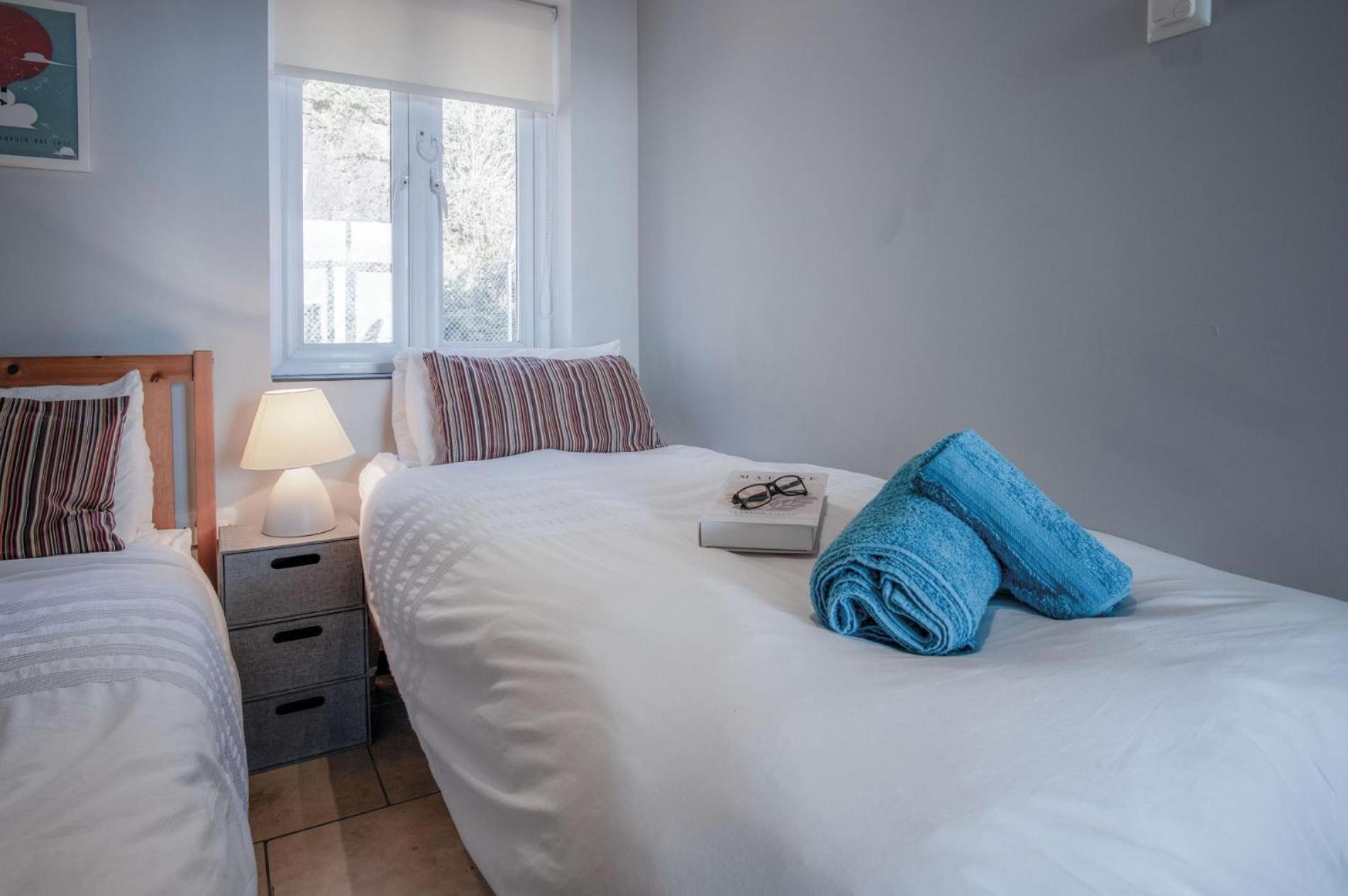 Ewyn Y Don - 2 Bedroom Apartment - Pendine Luaran gambar