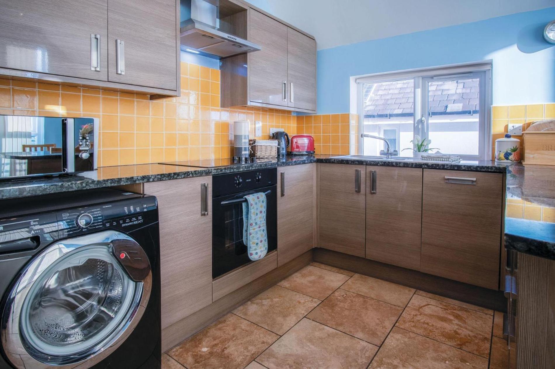 Ewyn Y Don - 2 Bedroom Apartment - Pendine Luaran gambar
