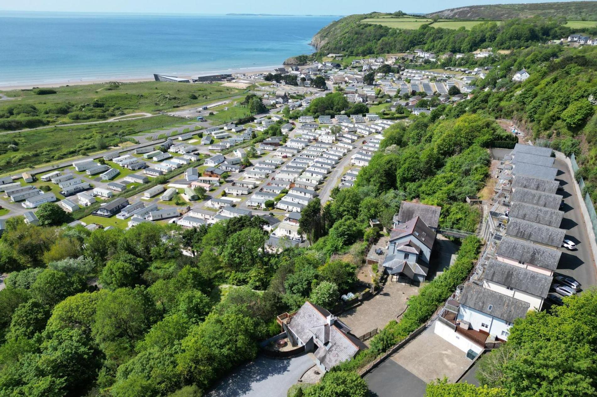 Ewyn Y Don - 2 Bedroom Apartment - Pendine Luaran gambar